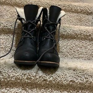 Sorel boots color black